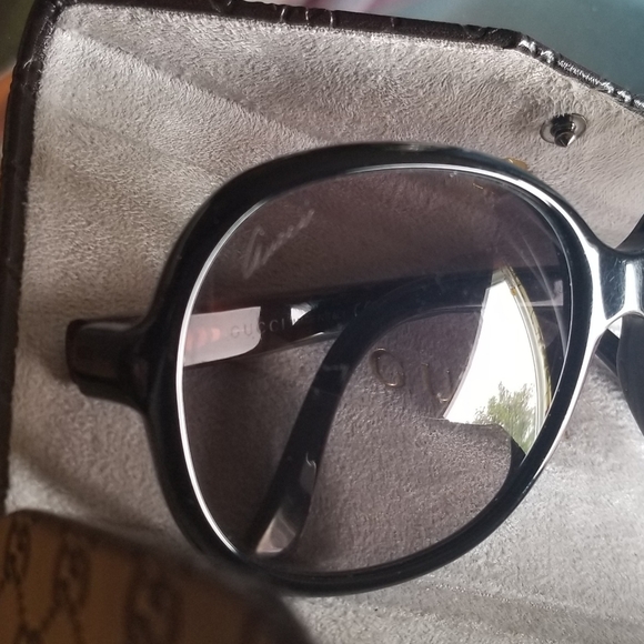 Gucci Sunglasses - Picture 3 of 16